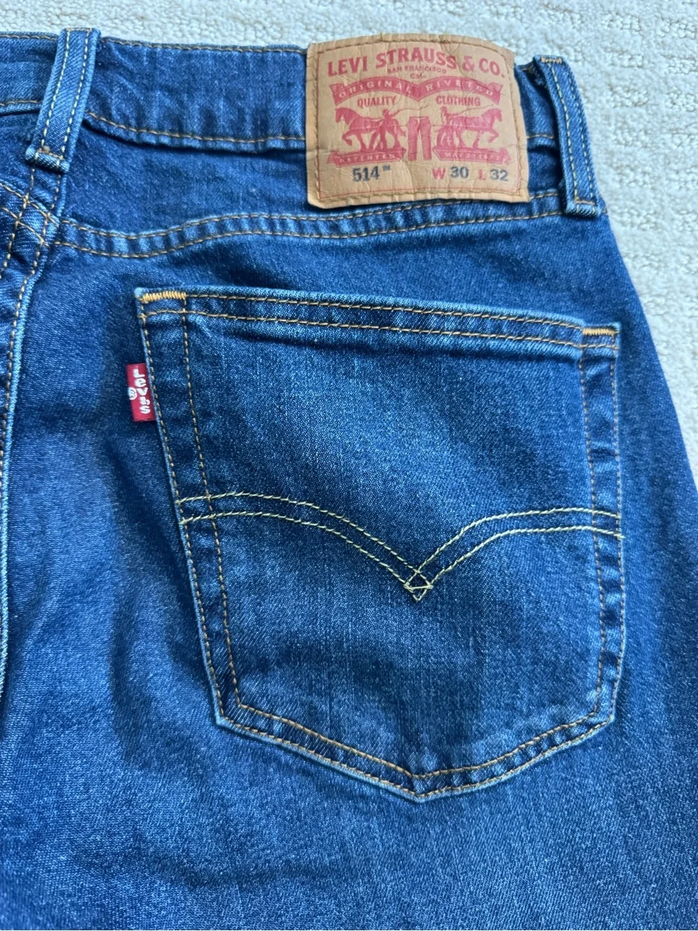 Levis excellent like